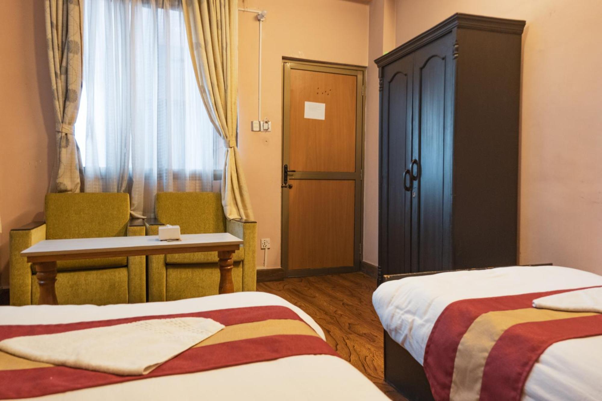Nepalaya Hotel กาฐมาณฑุ ภายนอก รูปภาพ